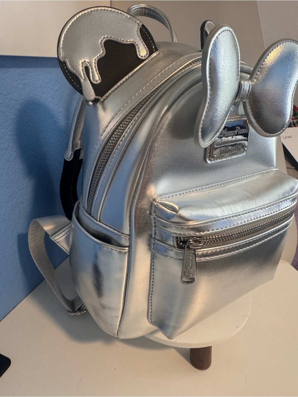 Loungefly Metallic Silver Minnie Ear Mini Backpack 100 years of Disney edition - Picture 5 of 11
